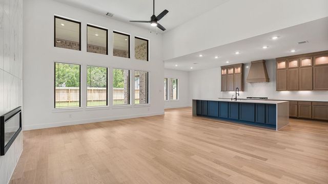 2300 Friendswood Trail, Friendswood, TX 77546