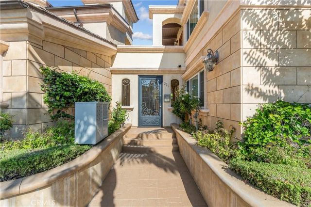 329 Marguerite Avenue 3, Corona Del Mar, CA 92625