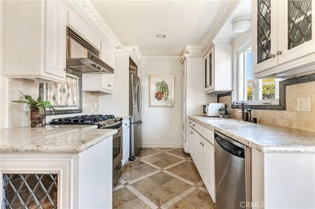329 Marguerite Avenue 3, Corona Del Mar, CA 92625
