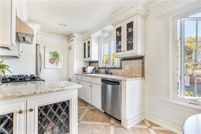 329 Marguerite Avenue 3, Corona Del Mar, CA 92625