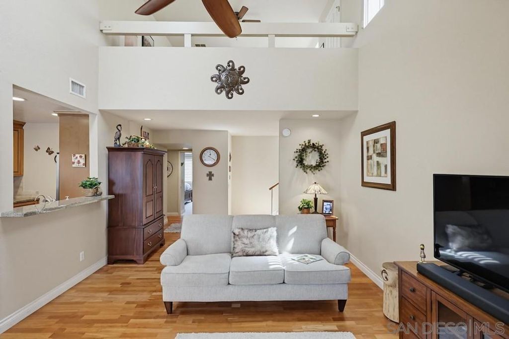 Image 16 of property listing at 701 KETTNER BLVD 190, San Diego, CA 92101