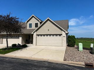 1685 W MAIN CIRCLE #1, De Pere, WI 54115