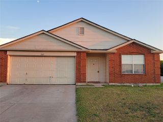 240 Tulane Drive, Glenn Heights, TX 75154