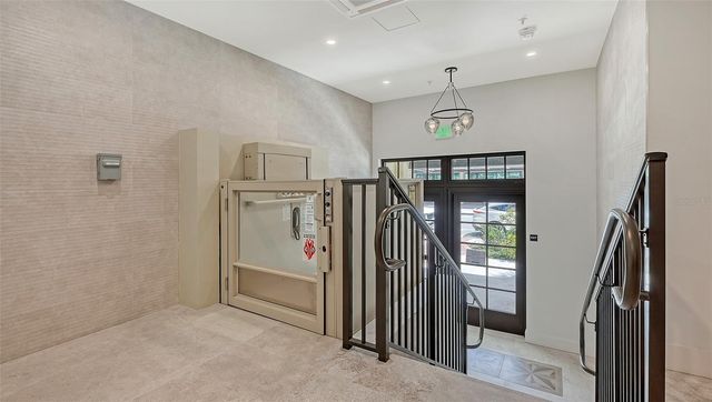 33 S PALM AVENUE 1303, Sarasota, FL 34236