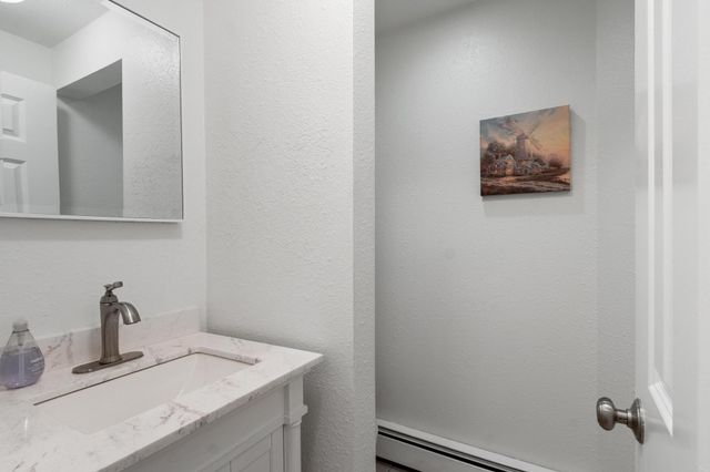 18 Bates A, Harvard, MA 01432
