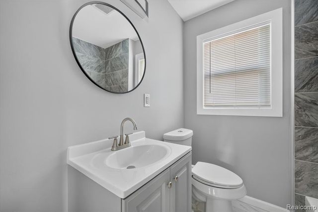 2061 Inkster Road, Garden City, MI 48135