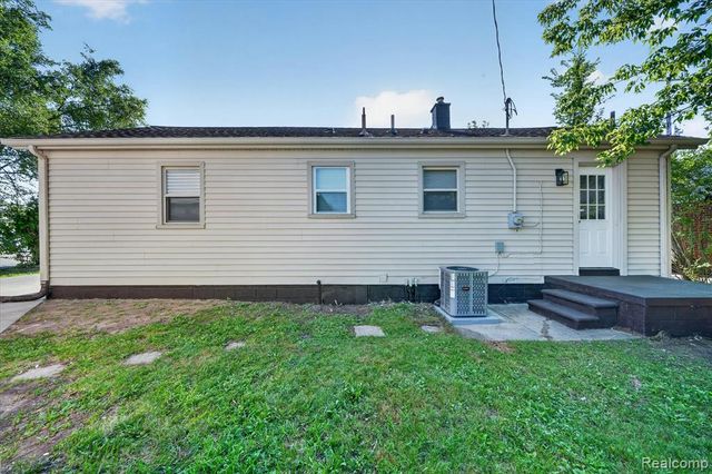 2061 Inkster Road, Garden City, MI 48135