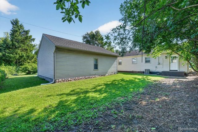 2061 Inkster Road, Garden City, MI 48135