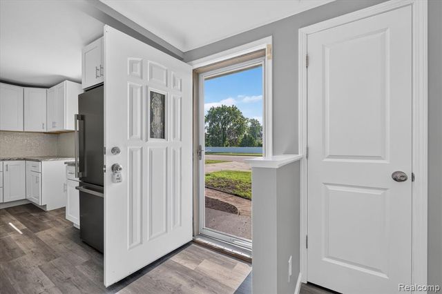 2061 Inkster Road, Garden City, MI 48135
