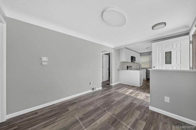 2061 Inkster Road, Garden City, MI 48135