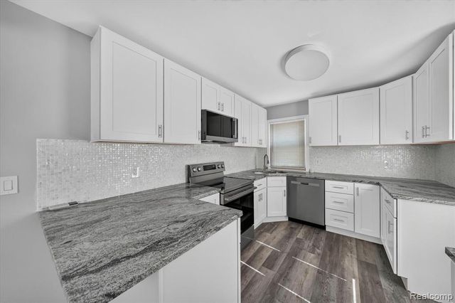 2061 Inkster Road, Garden City, MI 48135