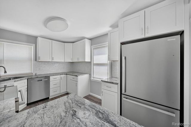 2061 Inkster Road, Garden City, MI 48135