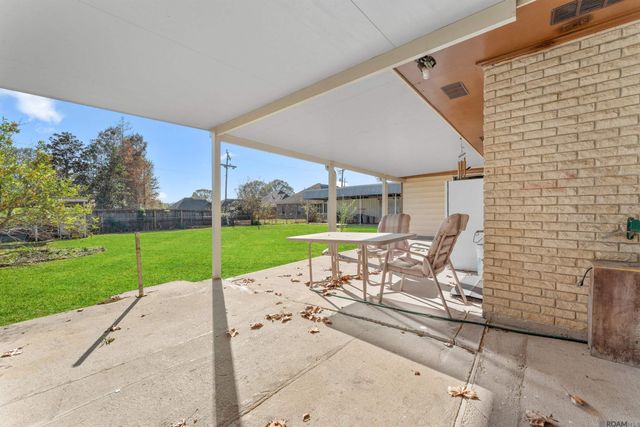 3952 Chestnut St, Zachary, LA 70791