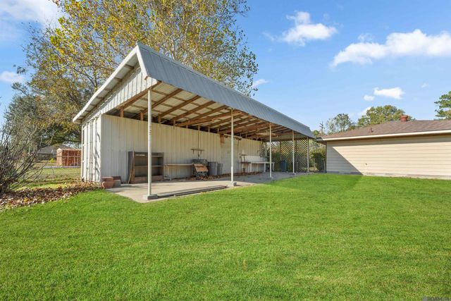 3952 Chestnut St, Zachary, LA 70791