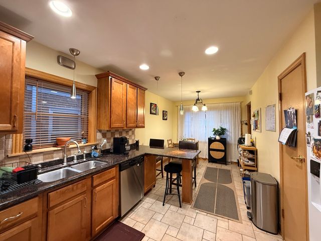 4918 N MOODY Avenue, Chicago, IL 60630