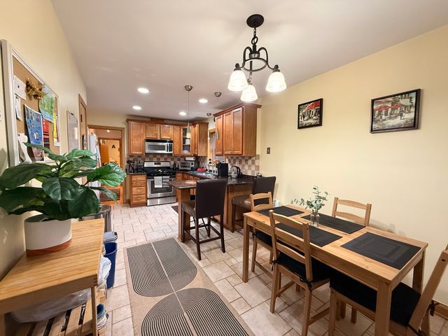 4918 N MOODY Avenue, Chicago, IL 60630