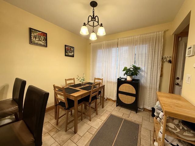 4918 N MOODY Avenue, Chicago, IL 60630