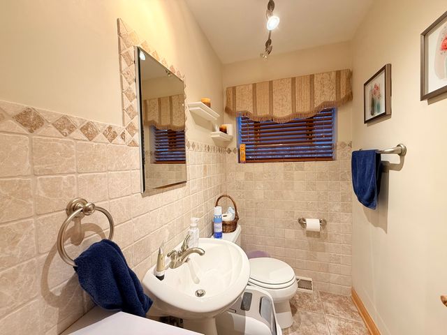 4918 N MOODY Avenue, Chicago, IL 60630