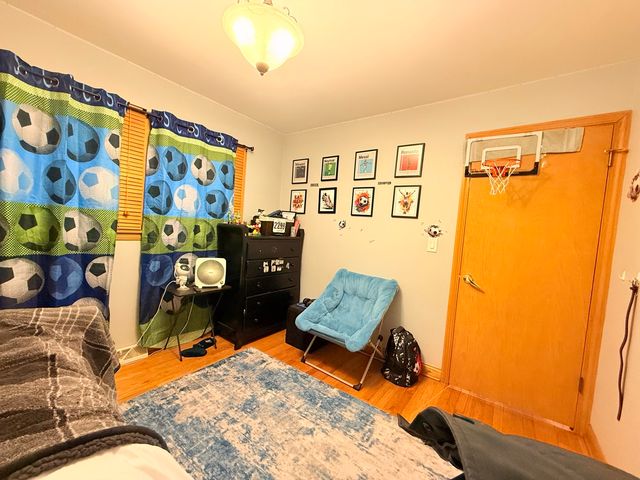 4918 N MOODY Avenue, Chicago, IL 60630