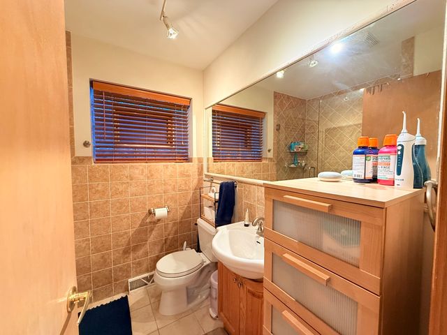 4918 N MOODY Avenue, Chicago, IL 60630