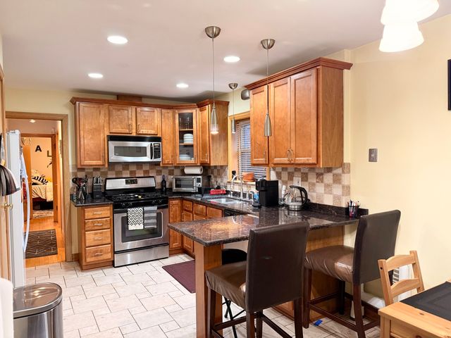 4918 N MOODY Avenue, Chicago, IL 60630