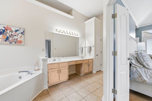 1022 BOATHOOK LN, Cordova, TN 38018