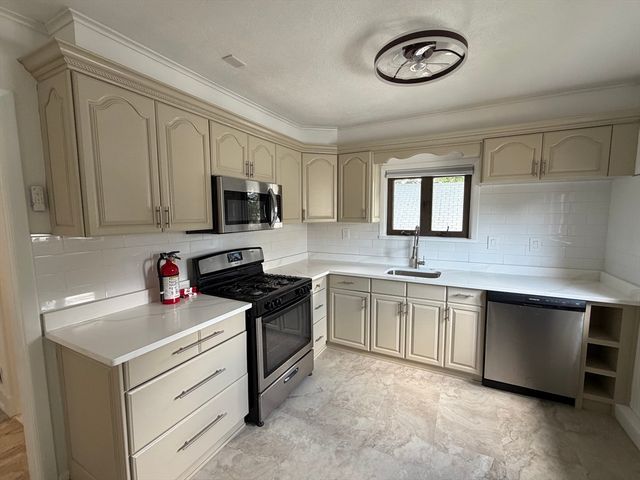 15 Linwood 2, Saugus, MA 01906