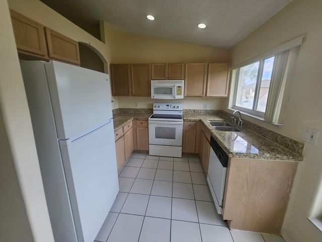 13415 FAIRWAY GLEN DRIVE 203, Orlando, FL 32824