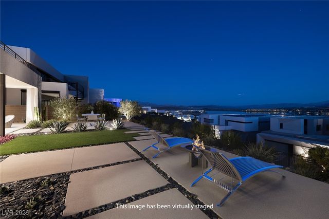 25 Falling Ridge Lane, Henderson, NV 89011