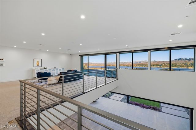 25 Falling Ridge Lane, Henderson, NV 89011