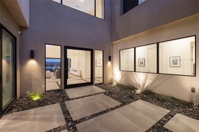 25 Falling Ridge Lane, Henderson, NV 89011