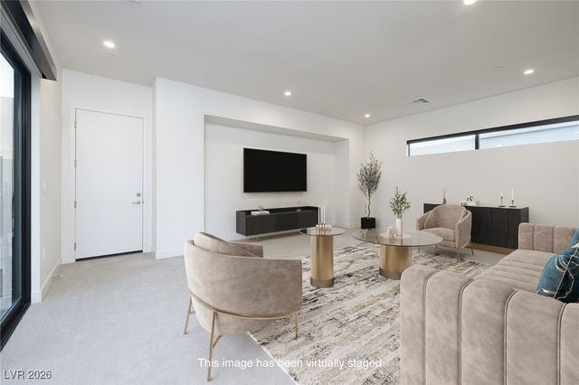 25 Falling Ridge Lane, Henderson, NV 89011