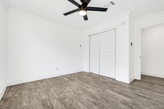 404 S Burnett Drive, Baytown, TX 77520