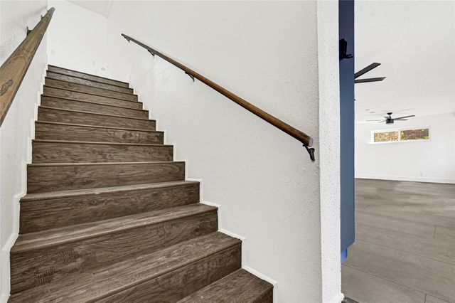 404 S Burnett Drive, Baytown, TX 77520