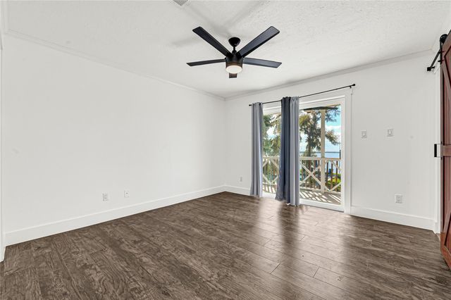 404 S Burnett Drive, Baytown, TX 77520