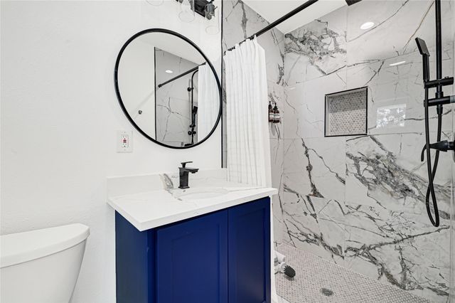 404 S Burnett Drive, Baytown, TX 77520