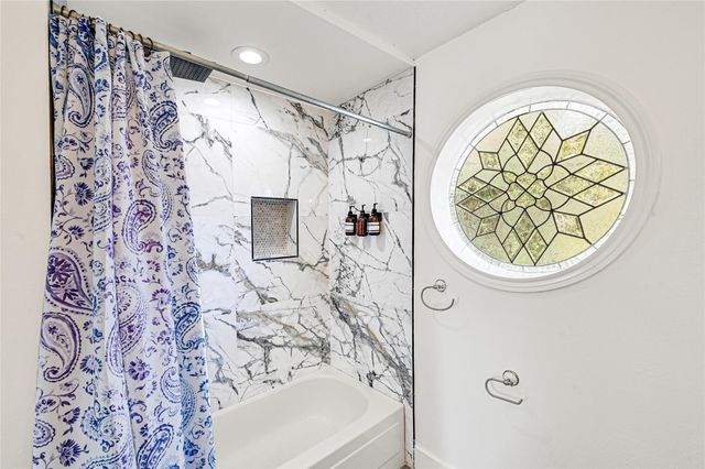 404 S Burnett Drive, Baytown, TX 77520