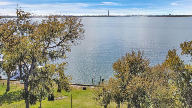 404 S Burnett Drive, Baytown, TX 77520