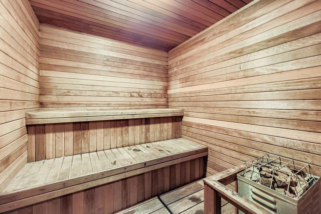 2727 W 43rd Street 303, Minneapolis, MN 55410