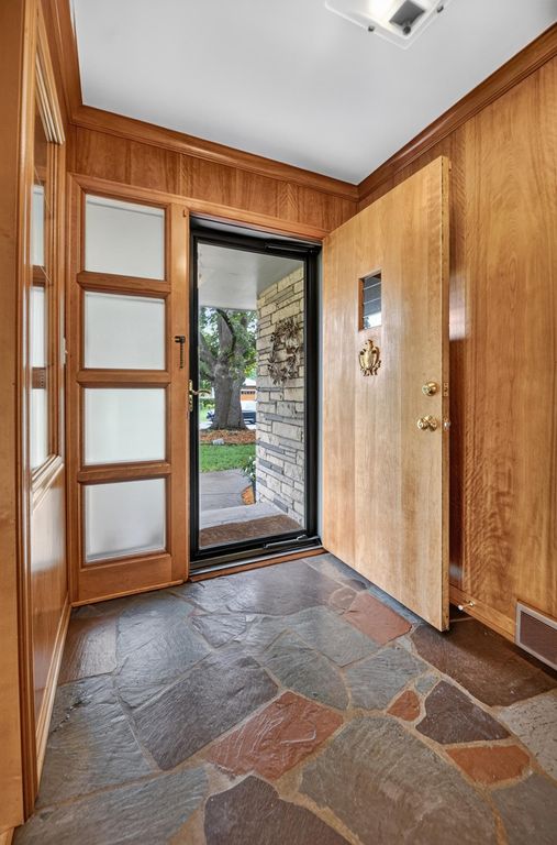 5004 Yvonne Terrace, Edina, MN 55436 — photo 3