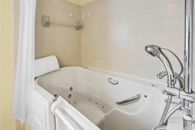 1500 OAK FOREST DRIVE, Ormond Beach, FL 32174