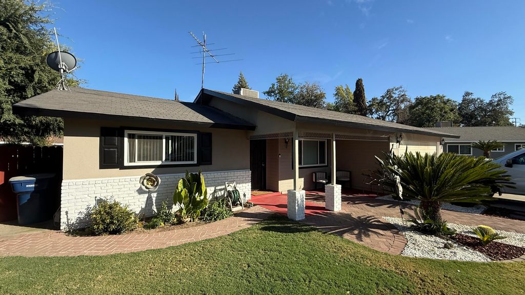 181 Berekeley Court, Tulare, CA 93274
