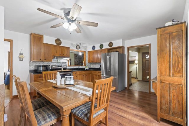 36707 Prairie DRIVE, Oconomowoc, WI 53066