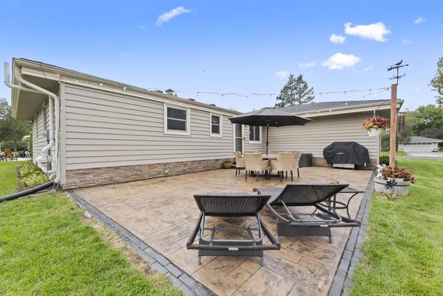 36707 Prairie DRIVE, Oconomowoc, WI 53066