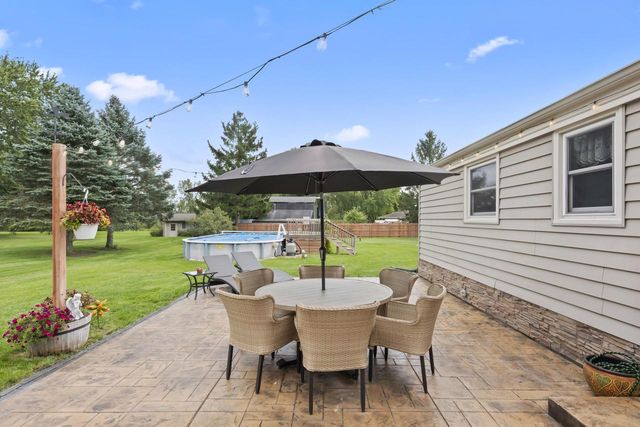 36707 Prairie DRIVE, Oconomowoc, WI 53066