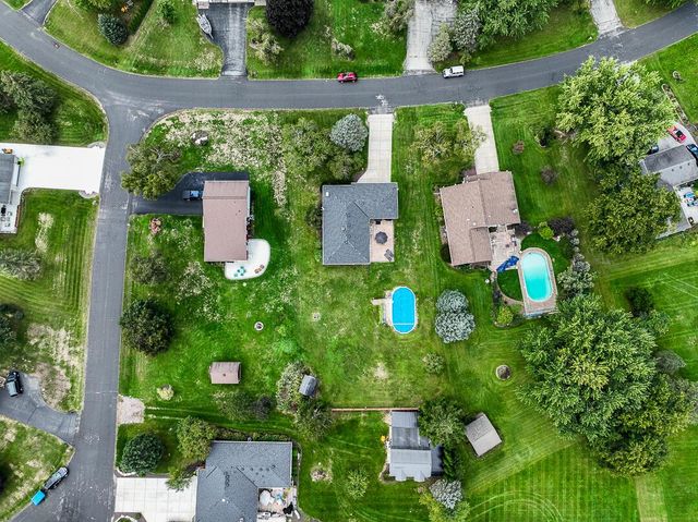 36707 Prairie DRIVE, Oconomowoc, WI 53066