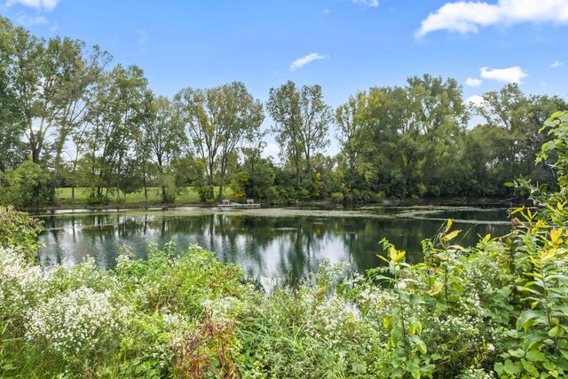 36707 Prairie DRIVE, Oconomowoc, WI 53066