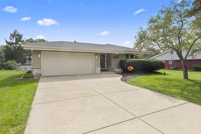 36707 Prairie DRIVE, Oconomowoc, WI 53066