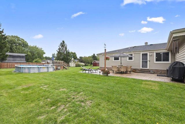 36707 Prairie DRIVE, Oconomowoc, WI 53066