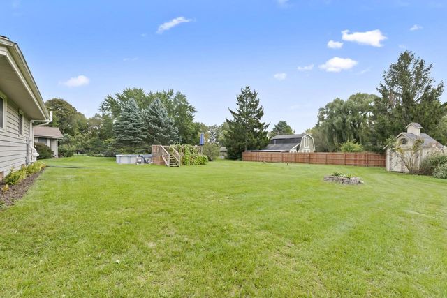 36707 Prairie DRIVE, Oconomowoc, WI 53066